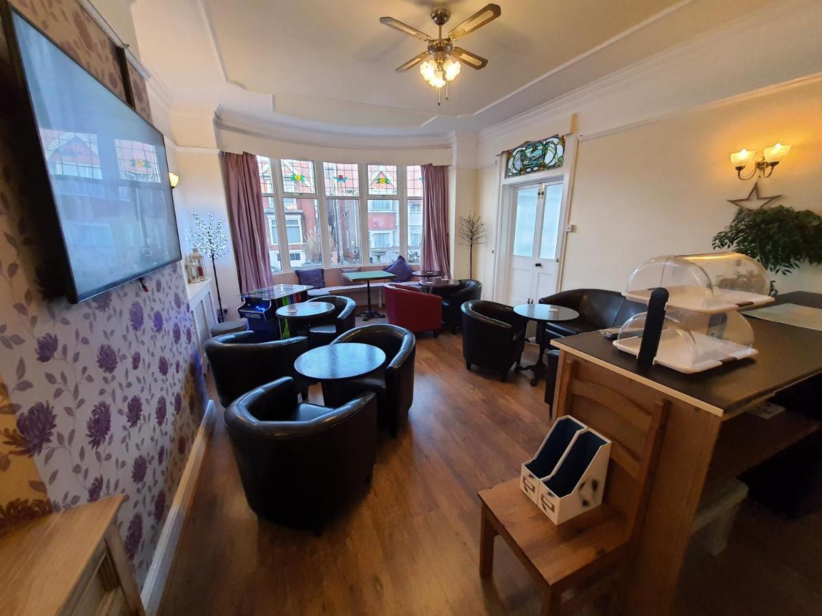 Bed and Breakfast Caxton House Скегнесс Экстерьер фото