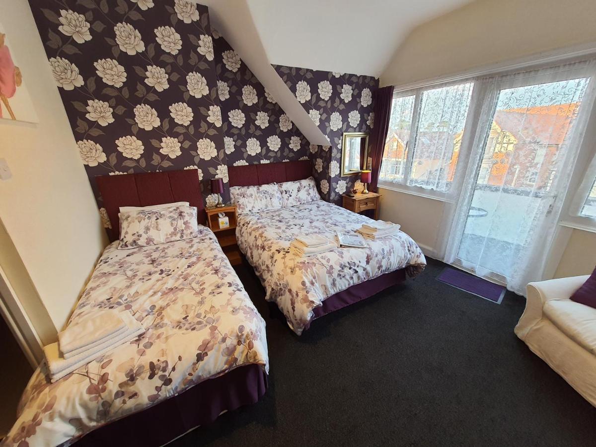 Bed and Breakfast Caxton House Скегнесс Экстерьер фото